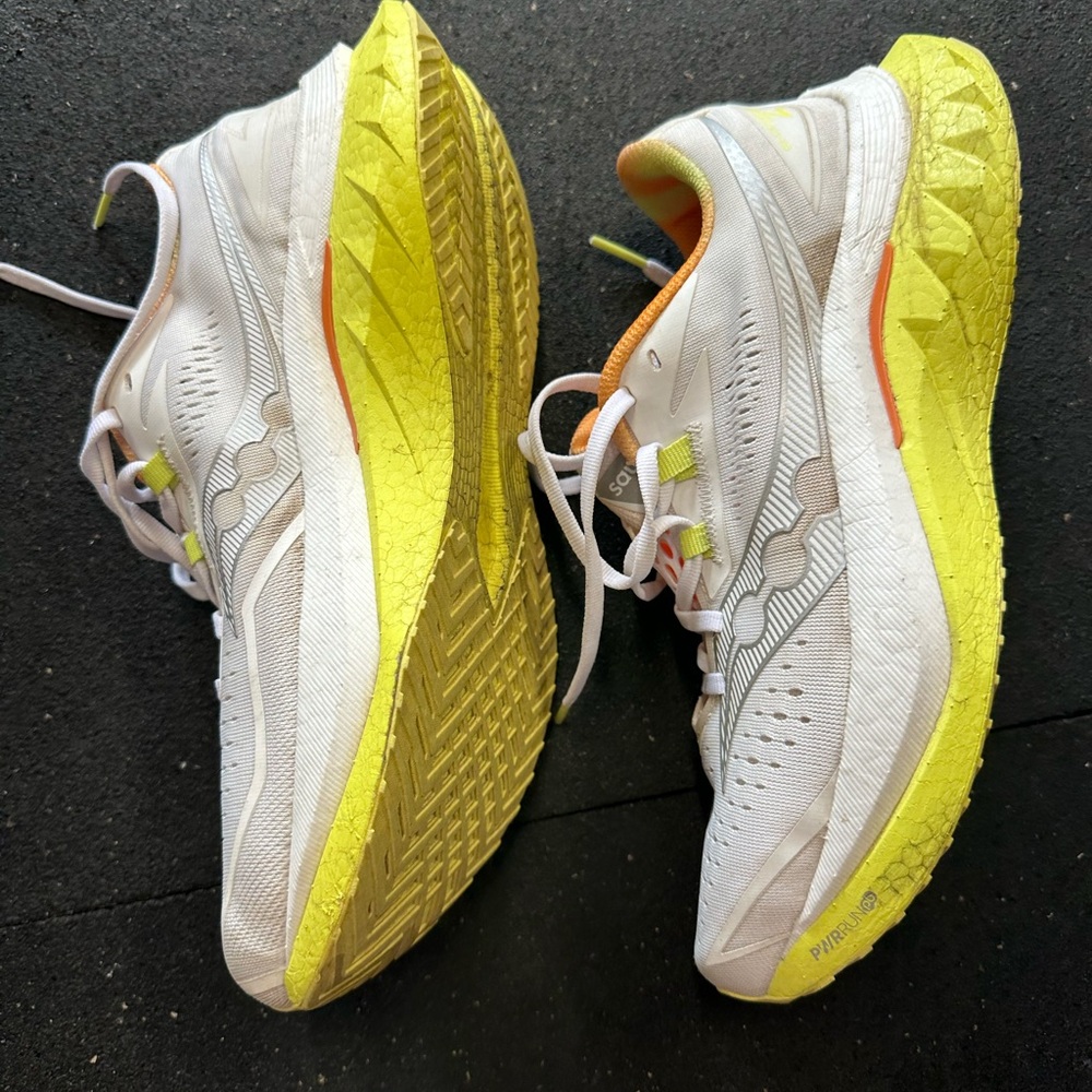Saucony endorphin speed 4